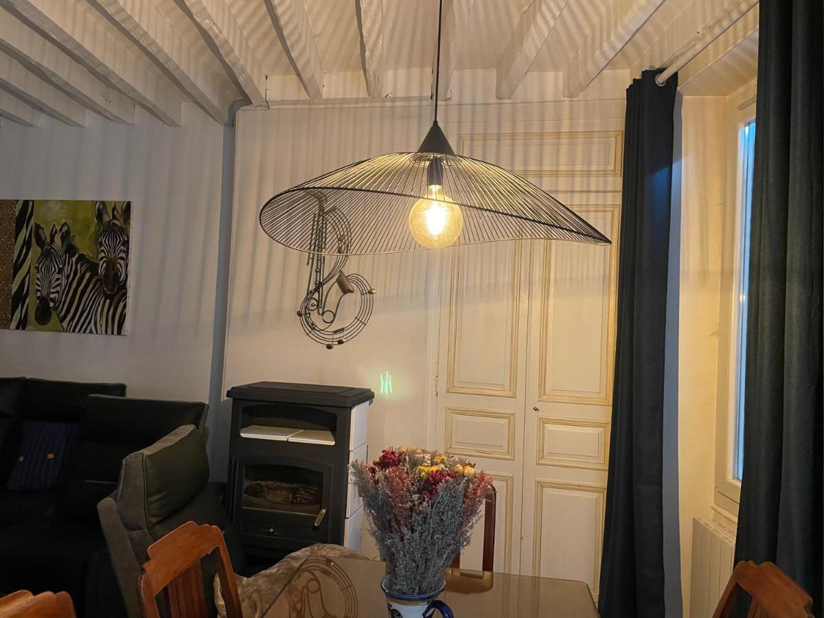 Villa Fontaine Avec Piscine Interieur Chauffee-Maison De Campagne Familiale -Ideal Vacances Ou Sejour Professionnel -3 Chambres-Bureau Separe -Lit Bebe - Parking Facile & Gratuit Exterior photo