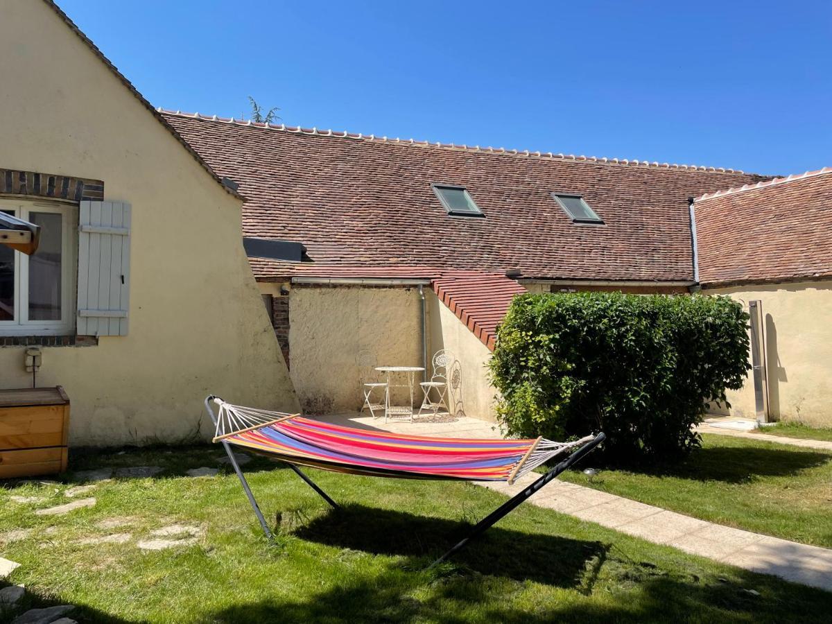 Villa Fontaine Avec Piscine Interieur Chauffee-Maison De Campagne Familiale -Ideal Vacances Ou Sejour Professionnel -3 Chambres-Bureau Separe -Lit Bebe - Parking Facile & Gratuit Exterior photo