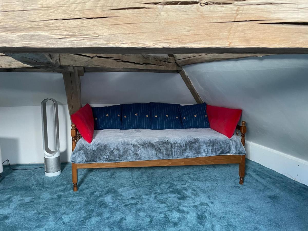Villa Fontaine Avec Piscine Interieur Chauffee-Maison De Campagne Familiale -Ideal Vacances Ou Sejour Professionnel -3 Chambres-Bureau Separe -Lit Bebe - Parking Facile & Gratuit Exterior photo