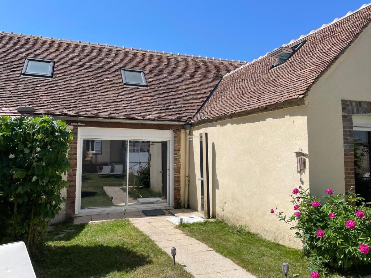 Villa Fontaine Avec Piscine Interieur Chauffee-Maison De Campagne Familiale -Ideal Vacances Ou Sejour Professionnel -3 Chambres-Bureau Separe -Lit Bebe - Parking Facile & Gratuit Exterior photo