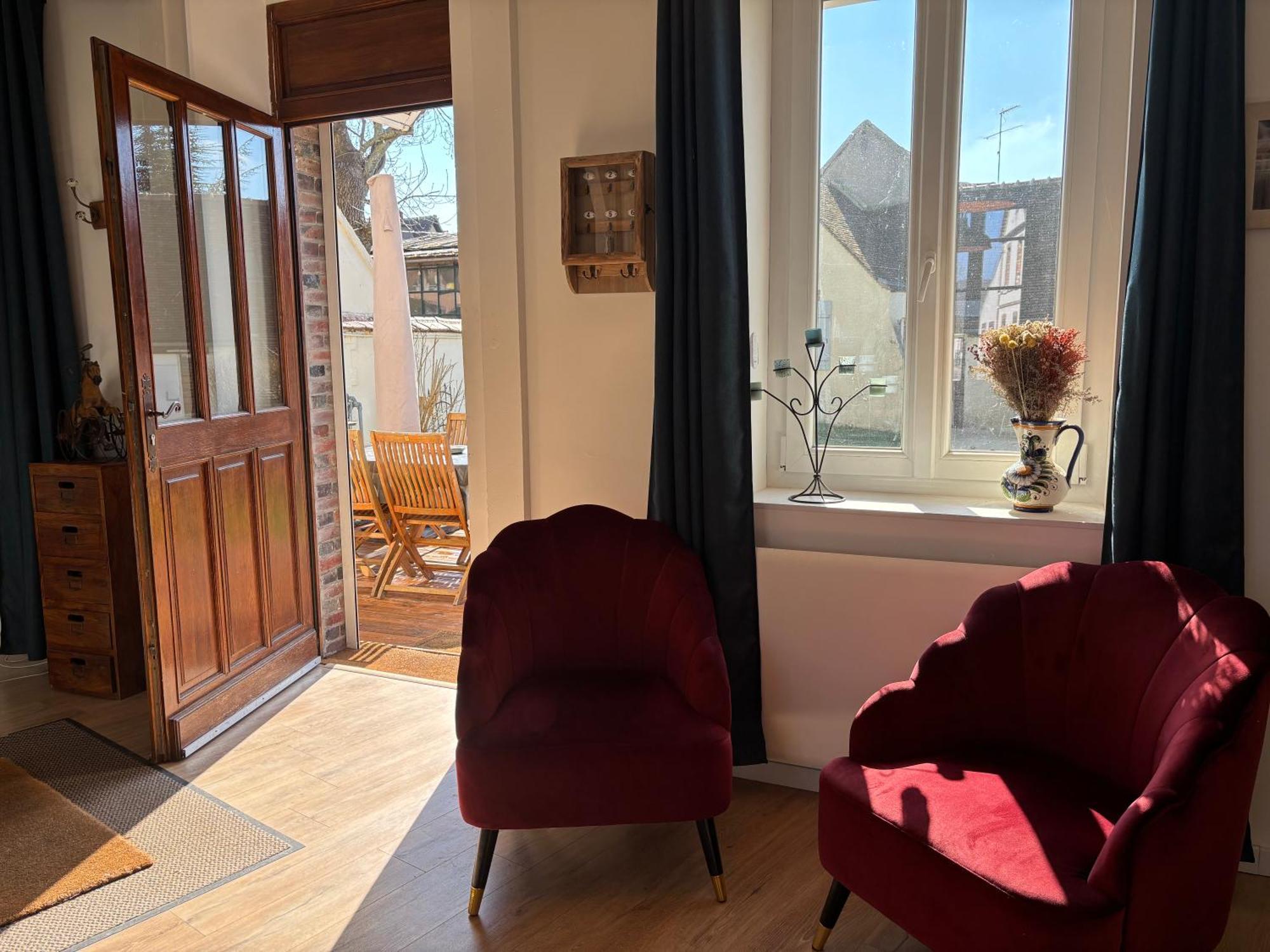 Villa Fontaine Avec Piscine Interieur Chauffee-Maison De Campagne Familiale -Ideal Vacances Ou Sejour Professionnel -3 Chambres-Bureau Separe -Lit Bebe - Parking Facile & Gratuit Exterior photo
