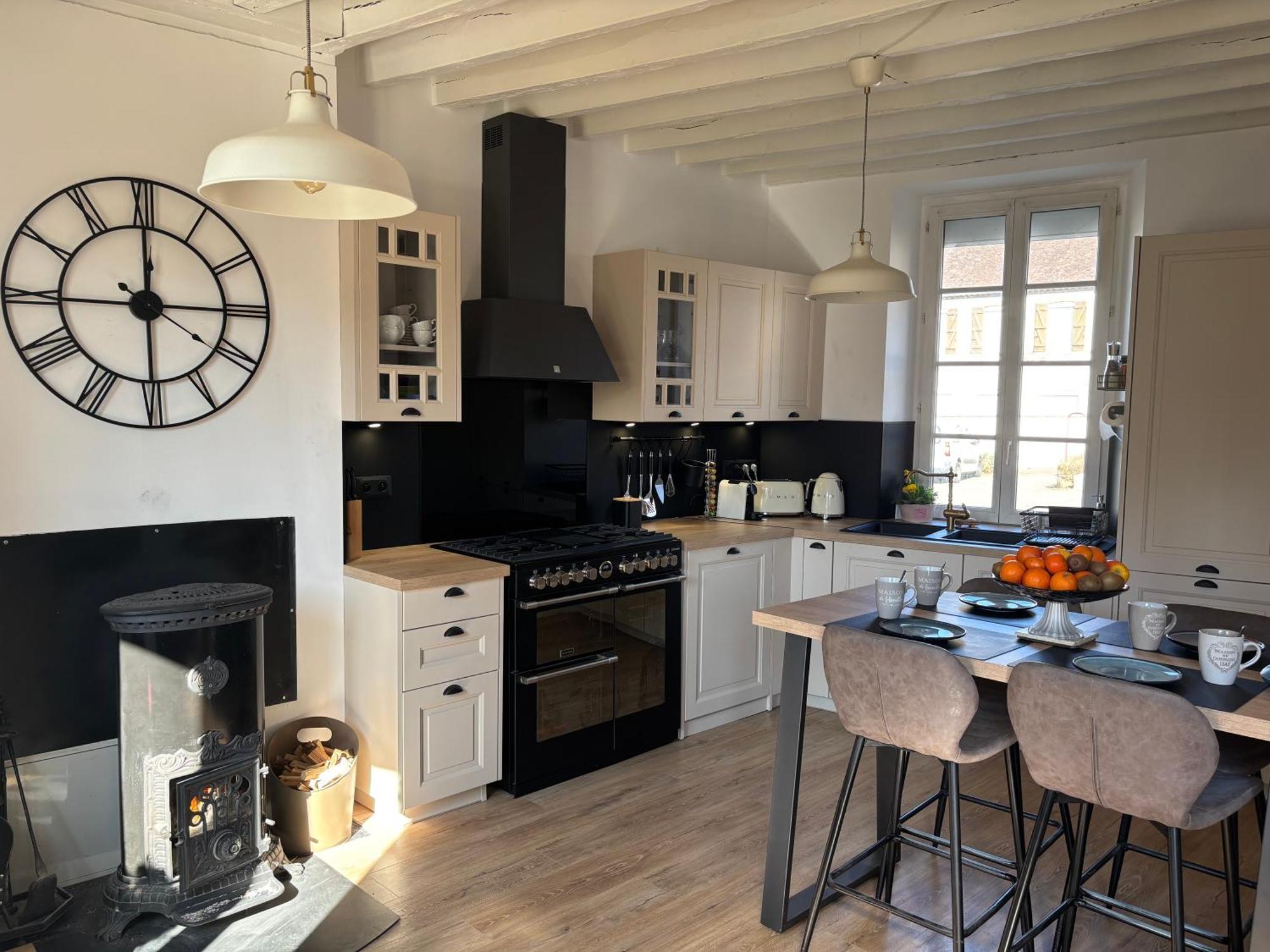 Villa Fontaine Avec Piscine Interieur Chauffee-Maison De Campagne Familiale -Ideal Vacances Ou Sejour Professionnel -3 Chambres-Bureau Separe -Lit Bebe - Parking Facile & Gratuit Exterior photo