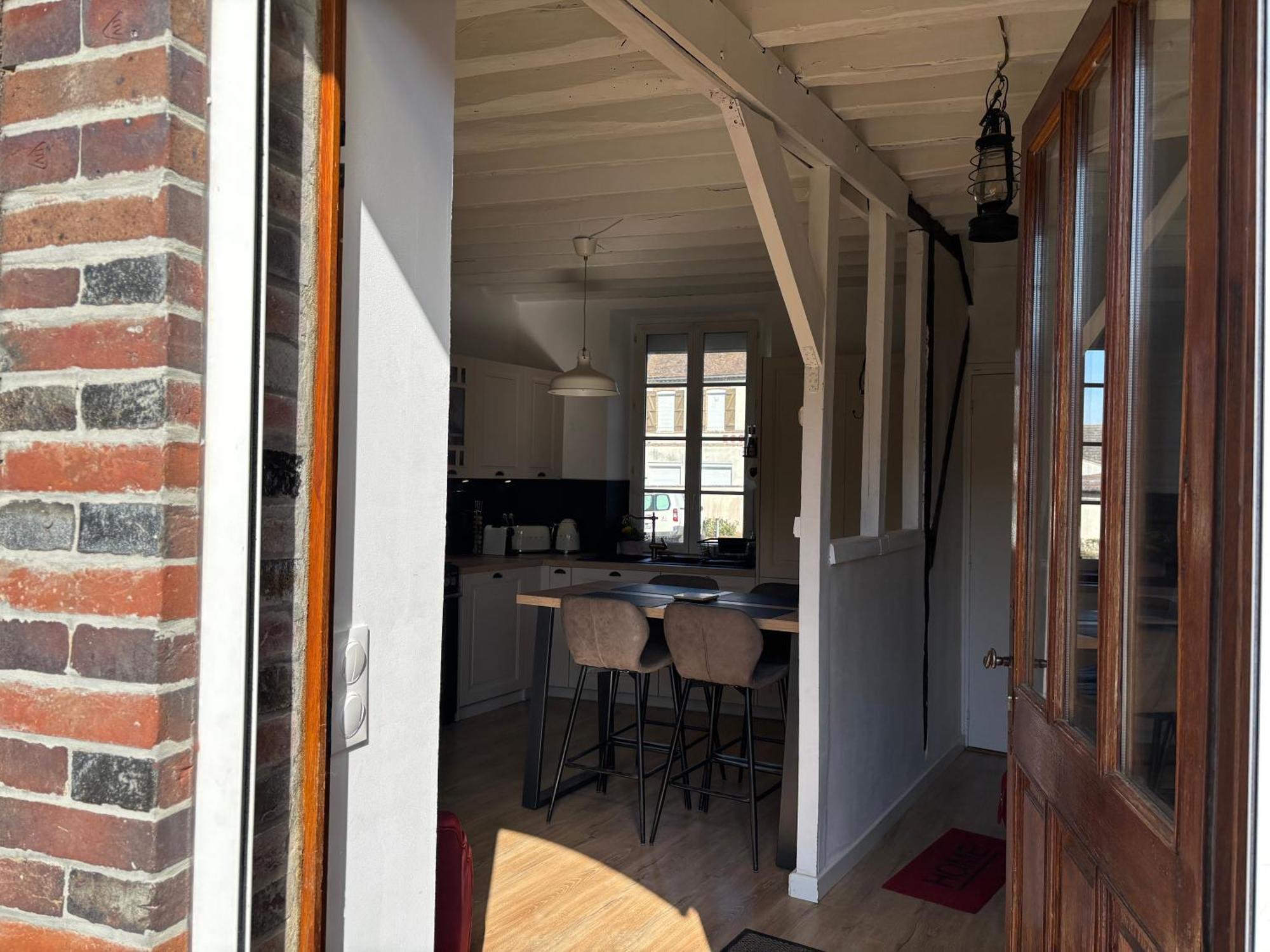 Villa Fontaine Avec Piscine Interieur Chauffee-Maison De Campagne Familiale -Ideal Vacances Ou Sejour Professionnel -3 Chambres-Bureau Separe -Lit Bebe - Parking Facile & Gratuit Exterior photo