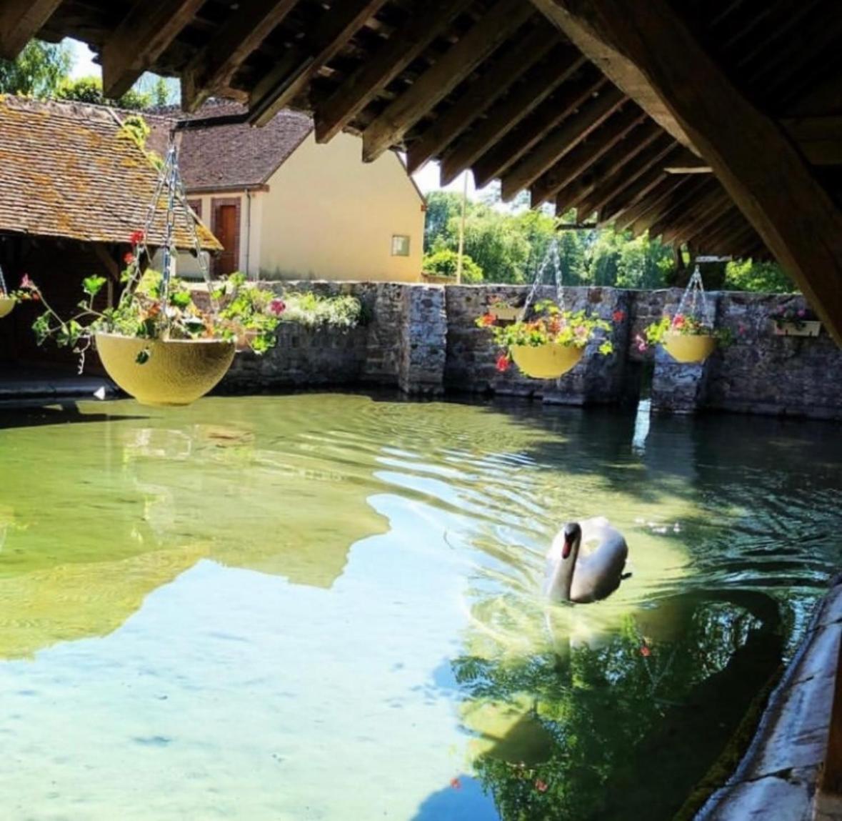 Villa Fontaine Avec Piscine Interieur Chauffee-Maison De Campagne Familiale -Ideal Vacances Ou Sejour Professionnel -3 Chambres-Bureau Separe -Lit Bebe - Parking Facile & Gratuit Exterior photo